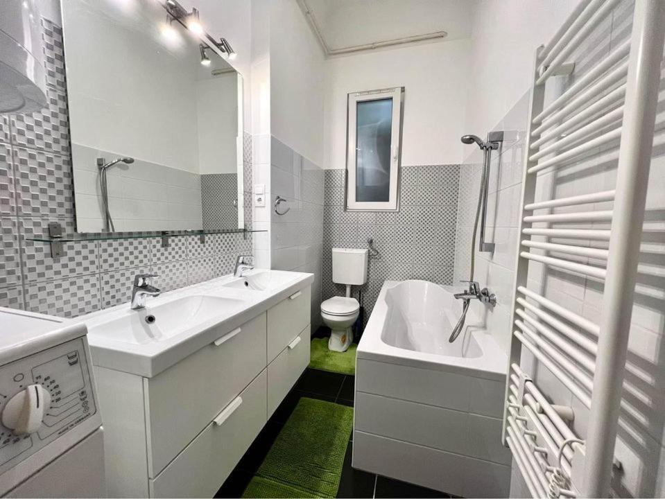 Roland Apartment Downtown - Pope Subway Budapest Ngoại thất bức ảnh